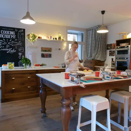 Mamma Ciccia Holiday Home - Lake Front Apartment مانديلو ديل لاريو المظهر الخارجي الصورة