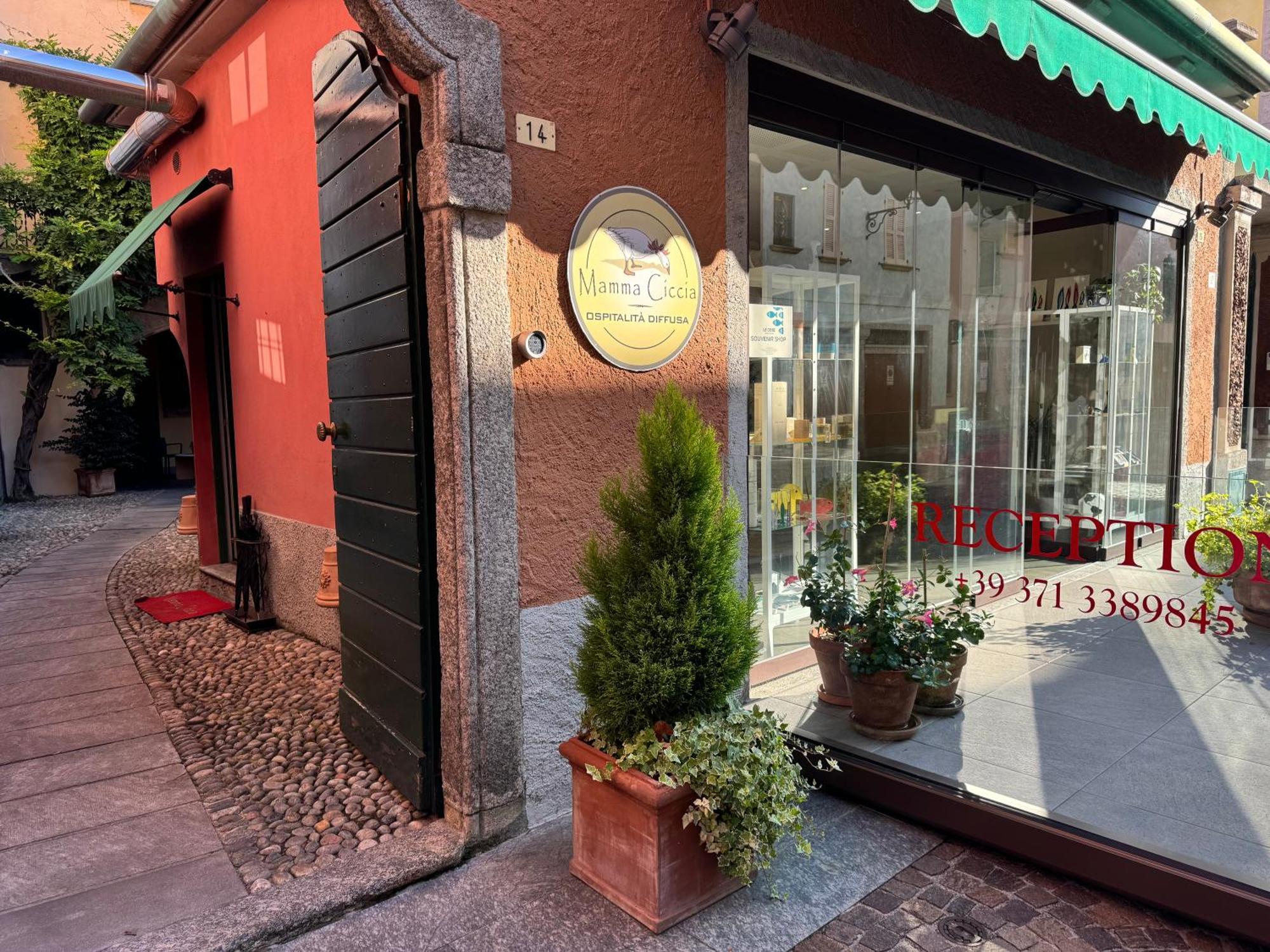 Mamma Ciccia Holiday Home - Lake Front Apartment مانديلو ديل لاريو المظهر الخارجي الصورة
