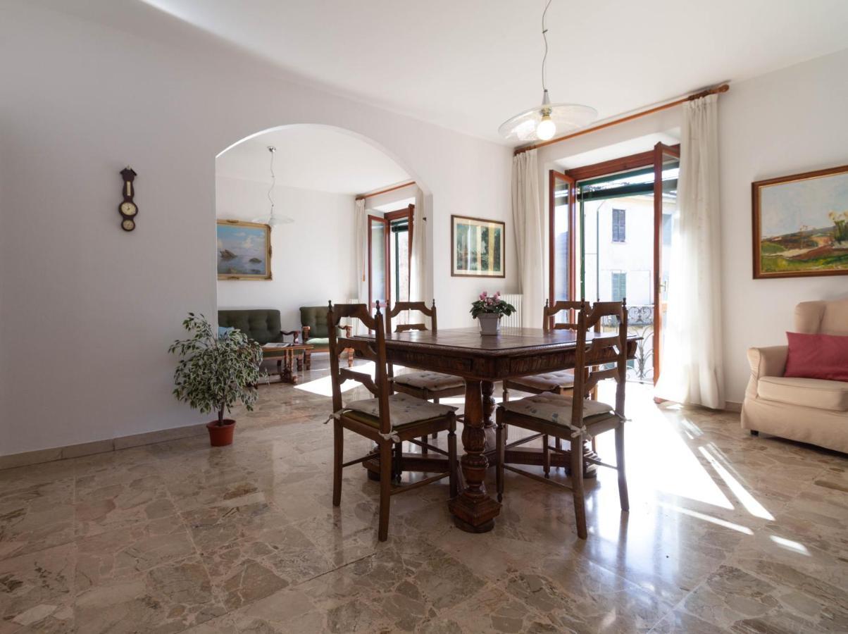 Mamma Ciccia Holiday Home - Lake Front Apartment مانديلو ديل لاريو المظهر الخارجي الصورة