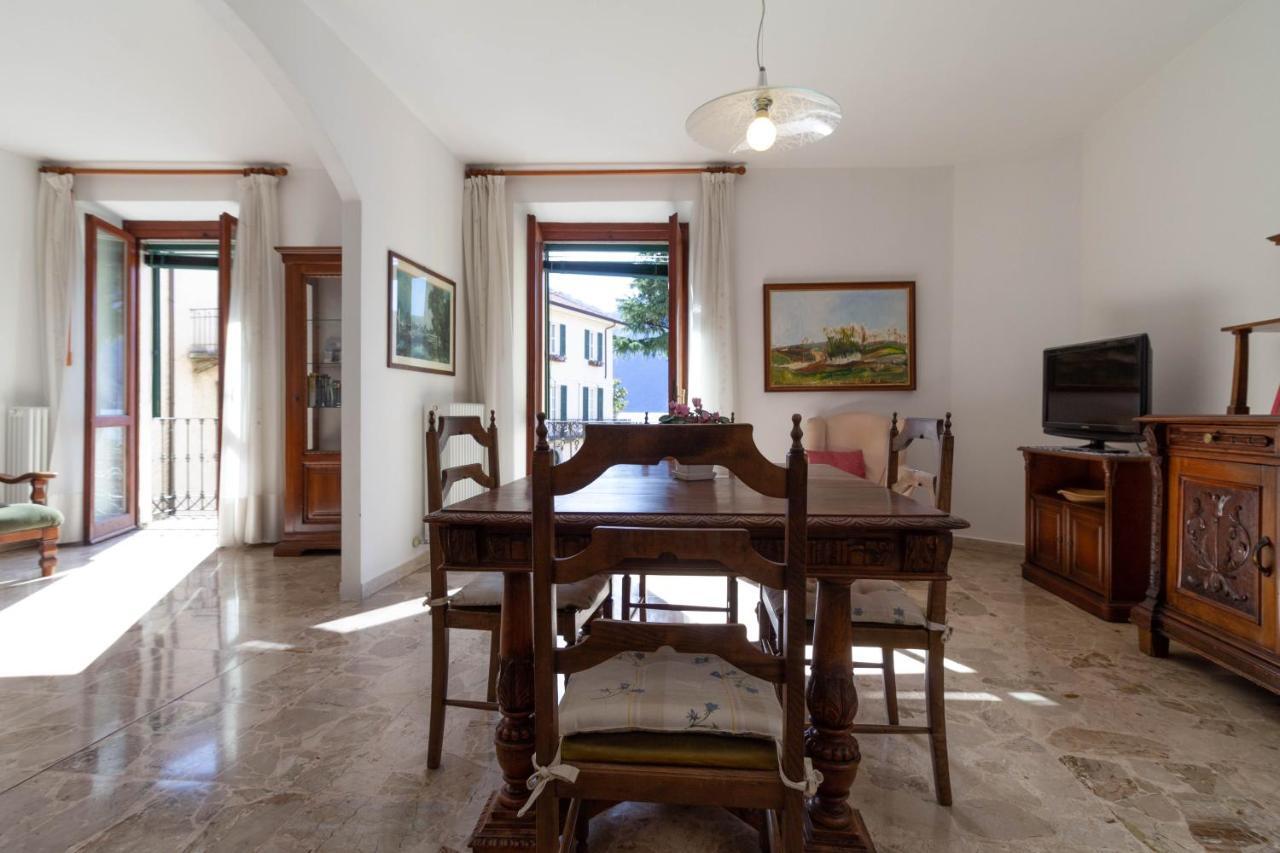 Mamma Ciccia Holiday Home - Lake Front Apartment مانديلو ديل لاريو المظهر الخارجي الصورة
