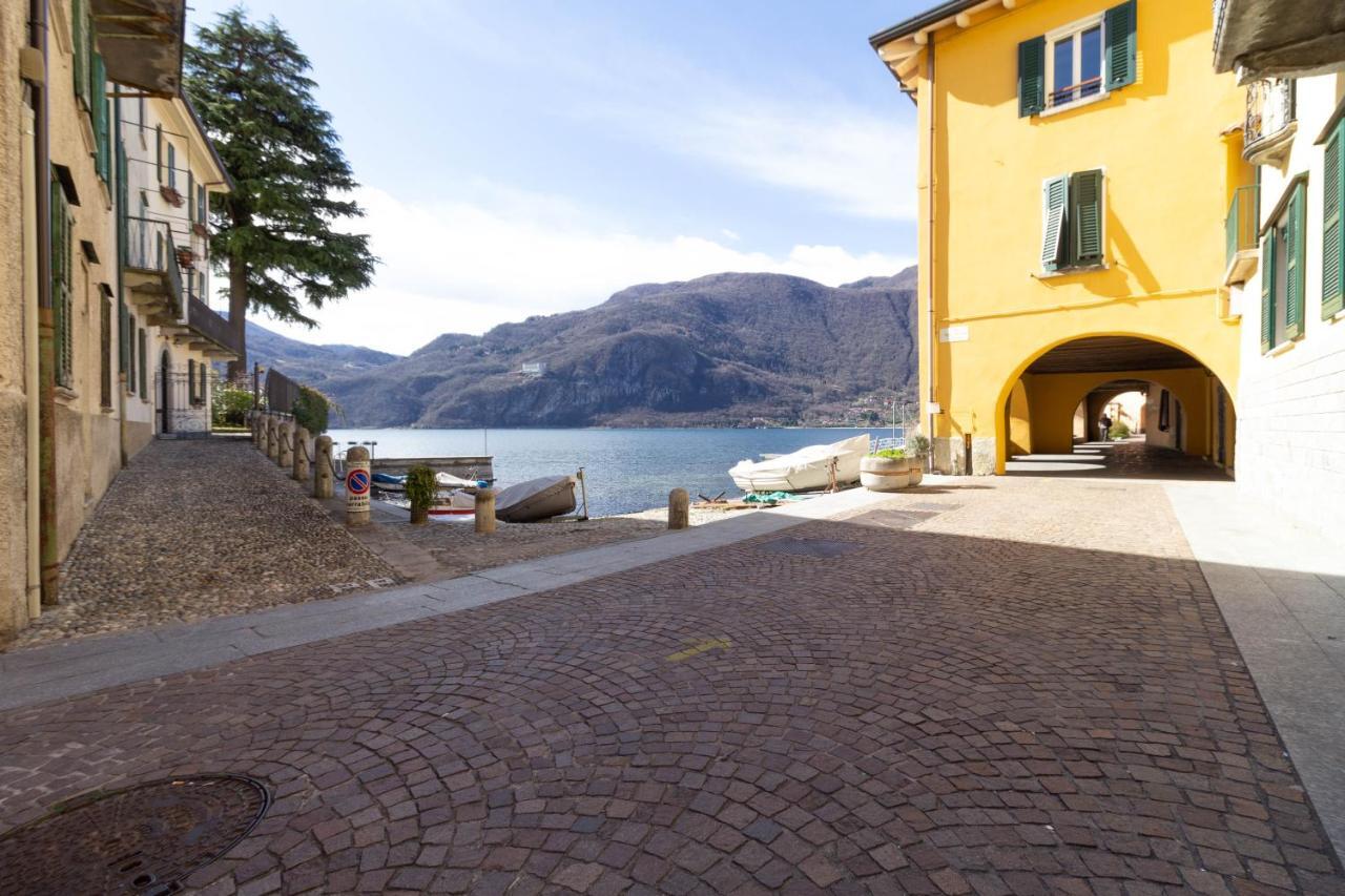 Mamma Ciccia Holiday Home - Lake Front Apartment مانديلو ديل لاريو المظهر الخارجي الصورة