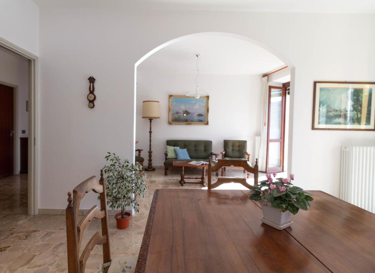 Mamma Ciccia Holiday Home - Lake Front Apartment مانديلو ديل لاريو المظهر الخارجي الصورة