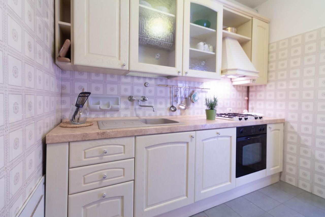 Mamma Ciccia Holiday Home - Lake Front Apartment مانديلو ديل لاريو المظهر الخارجي الصورة