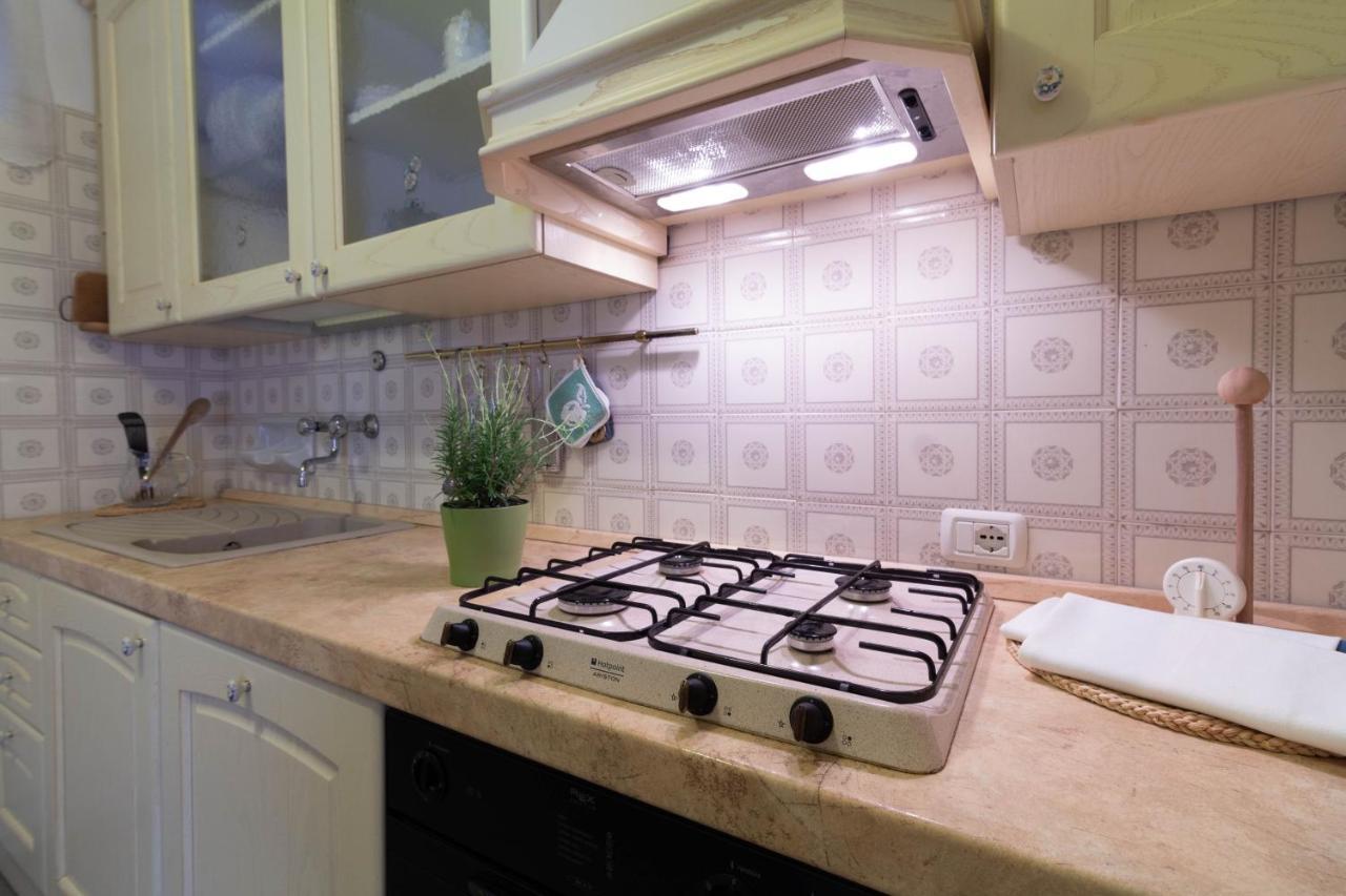 Mamma Ciccia Holiday Home - Lake Front Apartment مانديلو ديل لاريو المظهر الخارجي الصورة