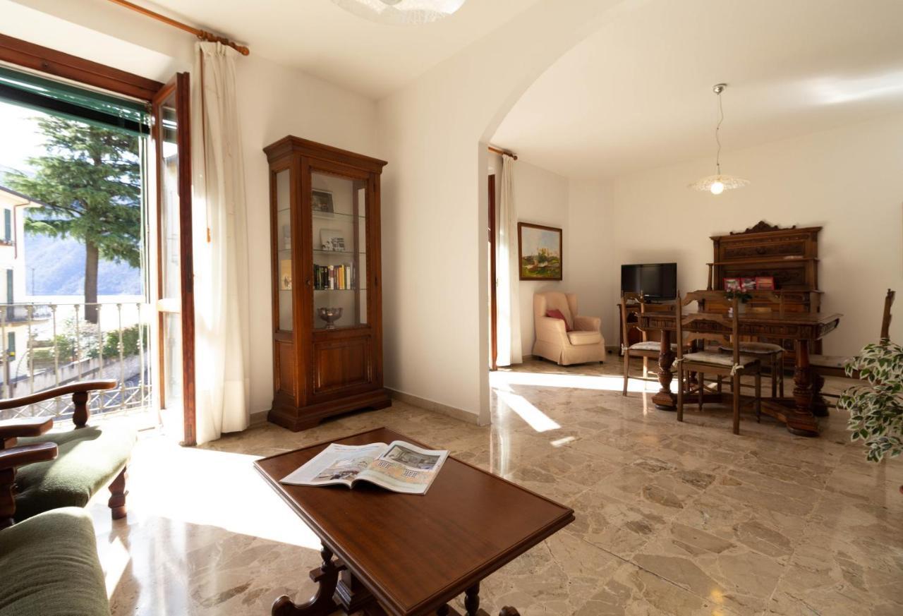 Mamma Ciccia Holiday Home - Lake Front Apartment مانديلو ديل لاريو المظهر الخارجي الصورة