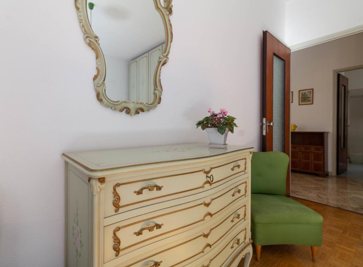 Mamma Ciccia Holiday Home - Lake Front Apartment مانديلو ديل لاريو المظهر الخارجي الصورة